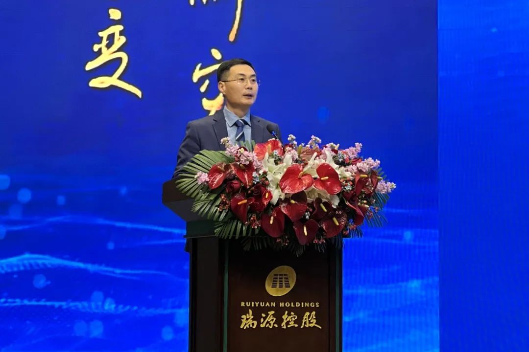 融合聚變，創(chuàng)新突破丨智慧產(chǎn)業(yè)集團(tuán)2022年度總結(jié)暨表彰大會順利召開